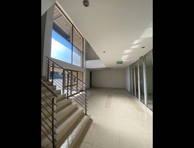 2,158M² OFFICE TO LET IN BRYANSTON